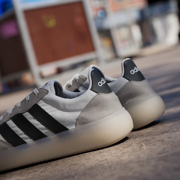 ADIDAS SPORTSWEAR Σνίκερ χαμηλό 'Barreda Decode' σε λευκό