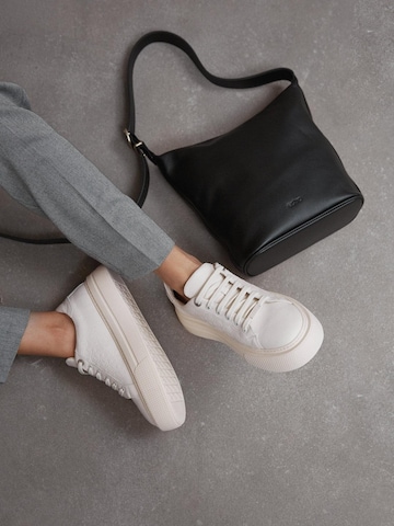 Estro Låg sneaker '09-3202' i vit