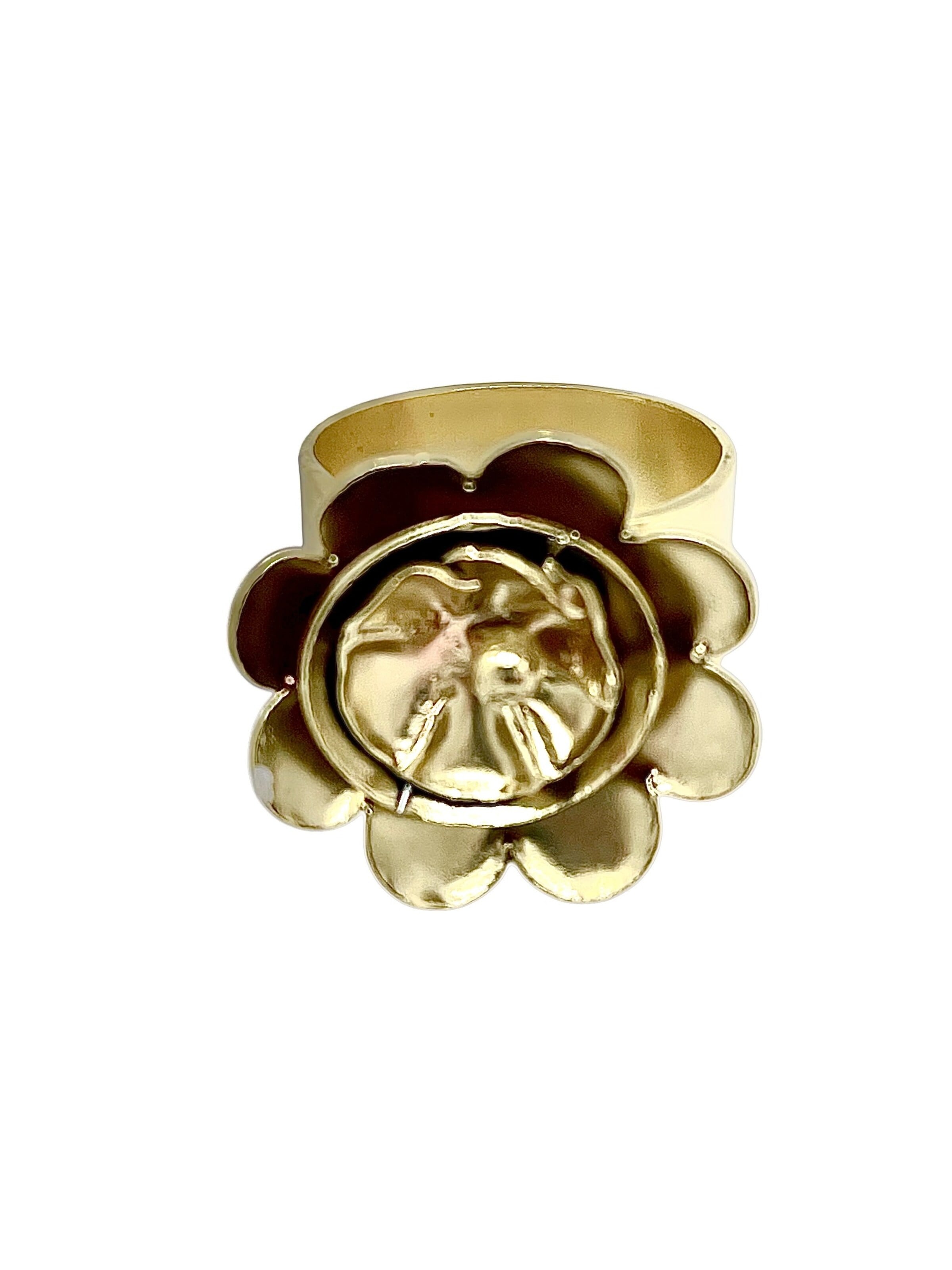 Gloria Mago Ring 'Camellia 3D ring in gold-plated brass' in Gold: front