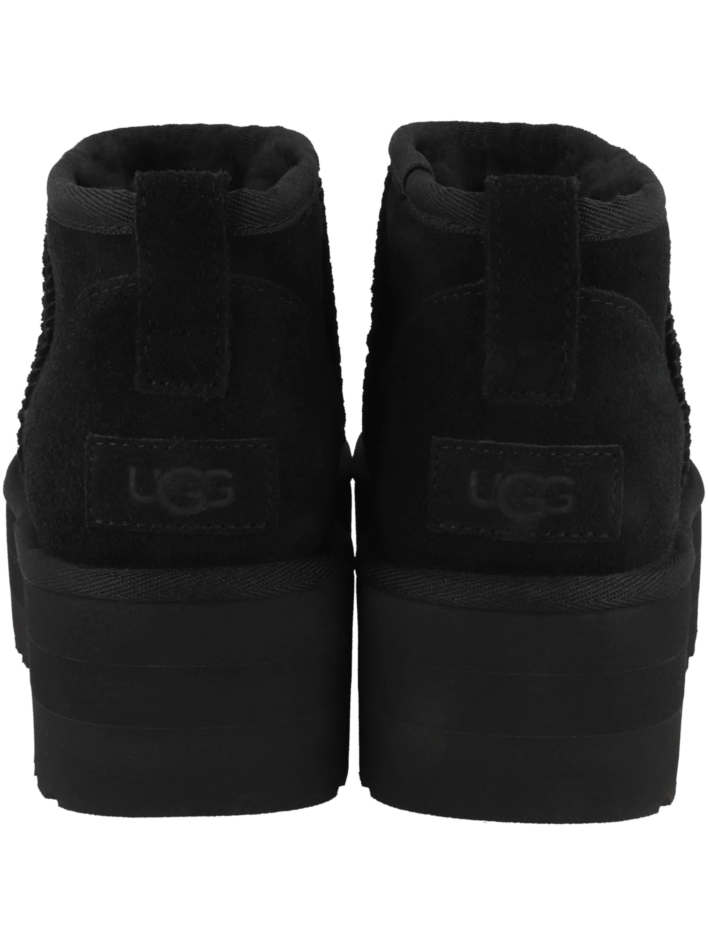 UGG Боти 'Classic Ultra' в черно