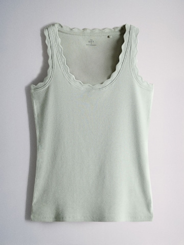 The Set Top in Grey