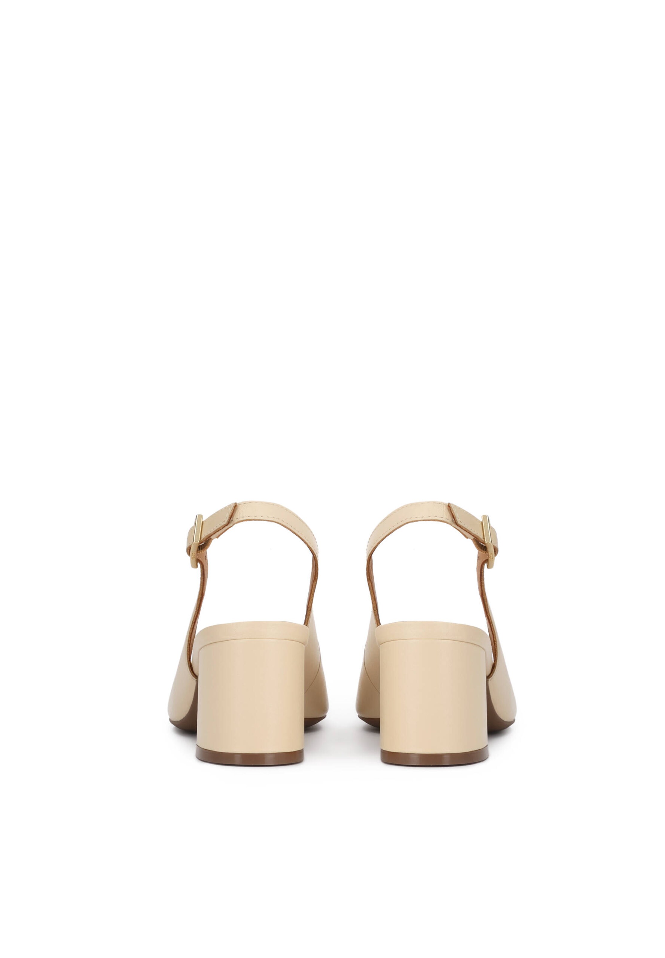 Kazar Čevlji s peto in s paščki | bež barva