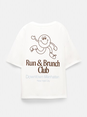 Tricou de la Pull&Bear pe alb