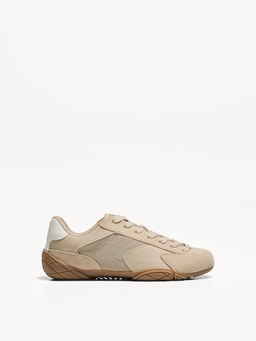 Bershka Sneakers laag 'DEPORTIVO FINO ARENA' in Beige
