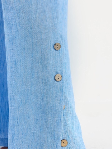 Completo pantalone di Bianco Lucci in blu