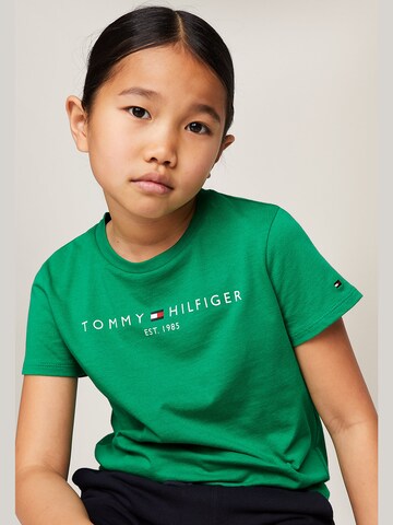 TOMMY HILFIGER Regular T-shirt 'ESSENTIAL' i grön