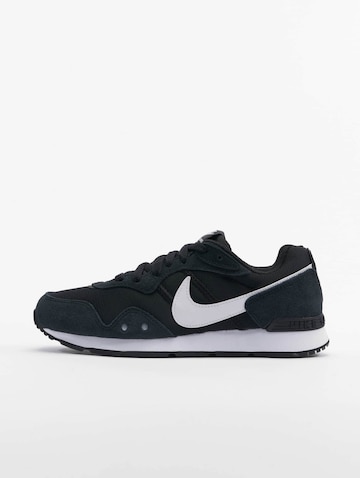 Nike Sportswear Sneakers 'Venture Runner' in Black