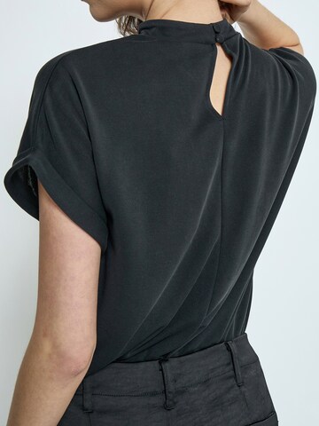 minus Shirt 'Mavelyn' in Zwart