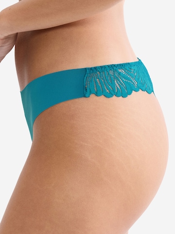 TRIUMPH String ' Red Label Pretty Micro ' in Blau