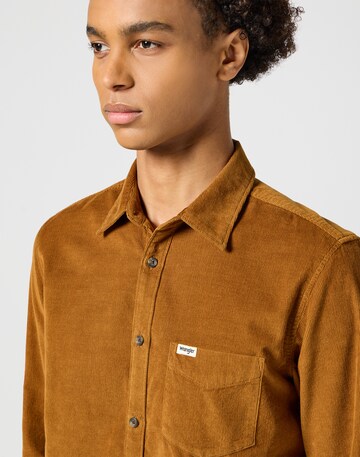 WRANGLER Regular fit Button Up Shirt in Brown