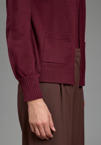 LAURA SCOTT Knit Cardigan in Red