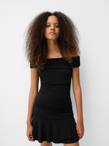 Bershka Kleid in Schwarz: predná strana