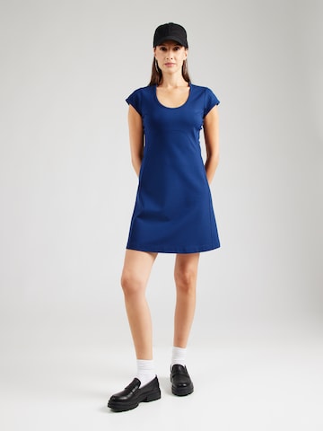 Rochie de la Calvin Klein Jeans pe albastru: față