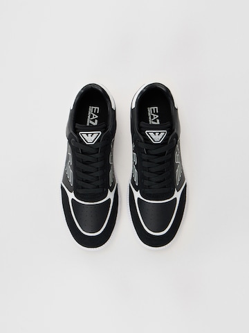 EA7 Emporio Armani - Zapatillas deportivas bajas 'NEW HERITAGE EAGLE' en negro