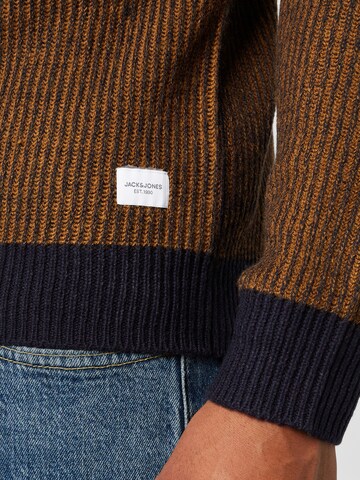 JACK & JONES Sweter w kolorze brązowy