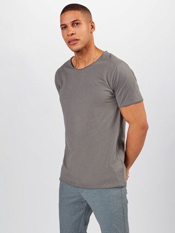 DRYKORN - Camiseta 'Kendrick' en gris: frente