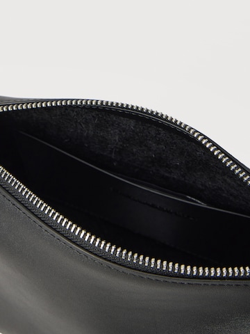 juoda Karl Lagerfeld Rankinė su ilgu dirželiu 'K/EYELETS'