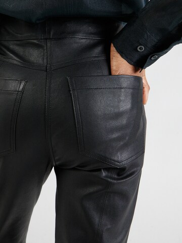 Regular Pantalon REMAIN en noir