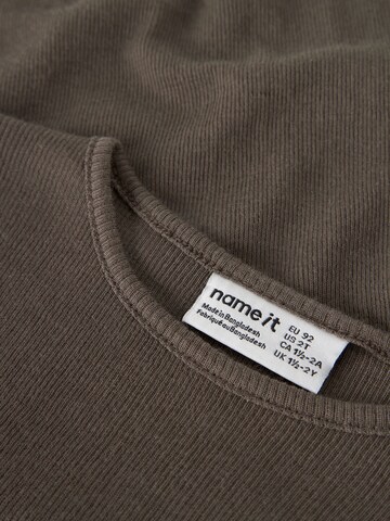 T-Shirt NAME IT en marron