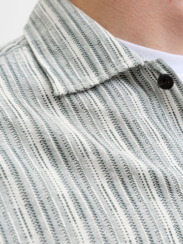 JACK & JONES Comfort fit Button Up Shirt in Green