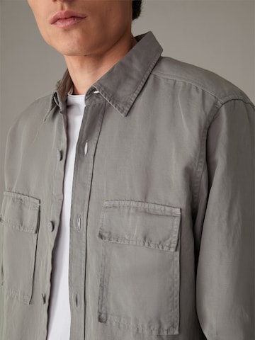 STRELLSON Comfort fit Button Up Shirt ' Norman ' in Grey