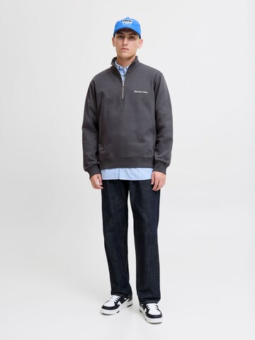 JACK & JONES Sweatshirt 'JORNORREBRO' i grå