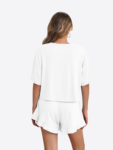 Pantaloni scurți de la Imily Bela pe alb