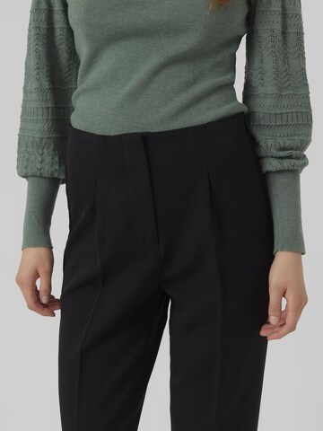 Regular Pantalon à pince 'ISABEL' VERO MODA en noir
