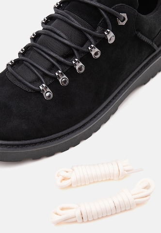UGG Sneaker 'Birch Hiker' in Schwarz