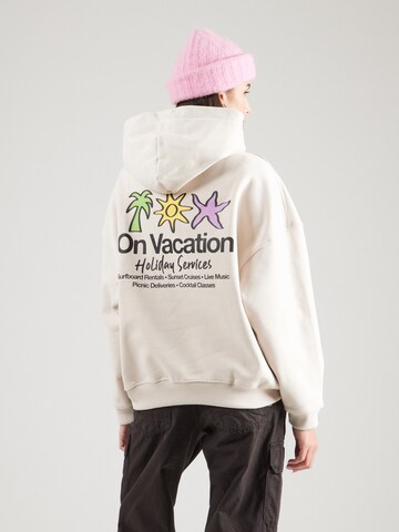 On Vacation Club Tréning póló 'Holiday Service' - fehér: elől