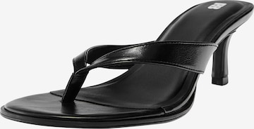 Pull&Bear Varvastossut värissä musta: etupuoli