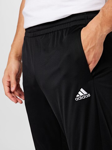 ADIDAS SPORTSWEAR Trainingsanzug 'Linear Logo' in Schwarz