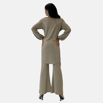 Elara Tapered Broekpak in Bruin