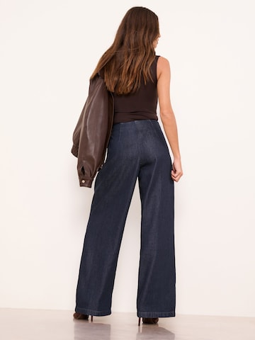 Lipsy Wide Leg Jeans med lægfolder i blå