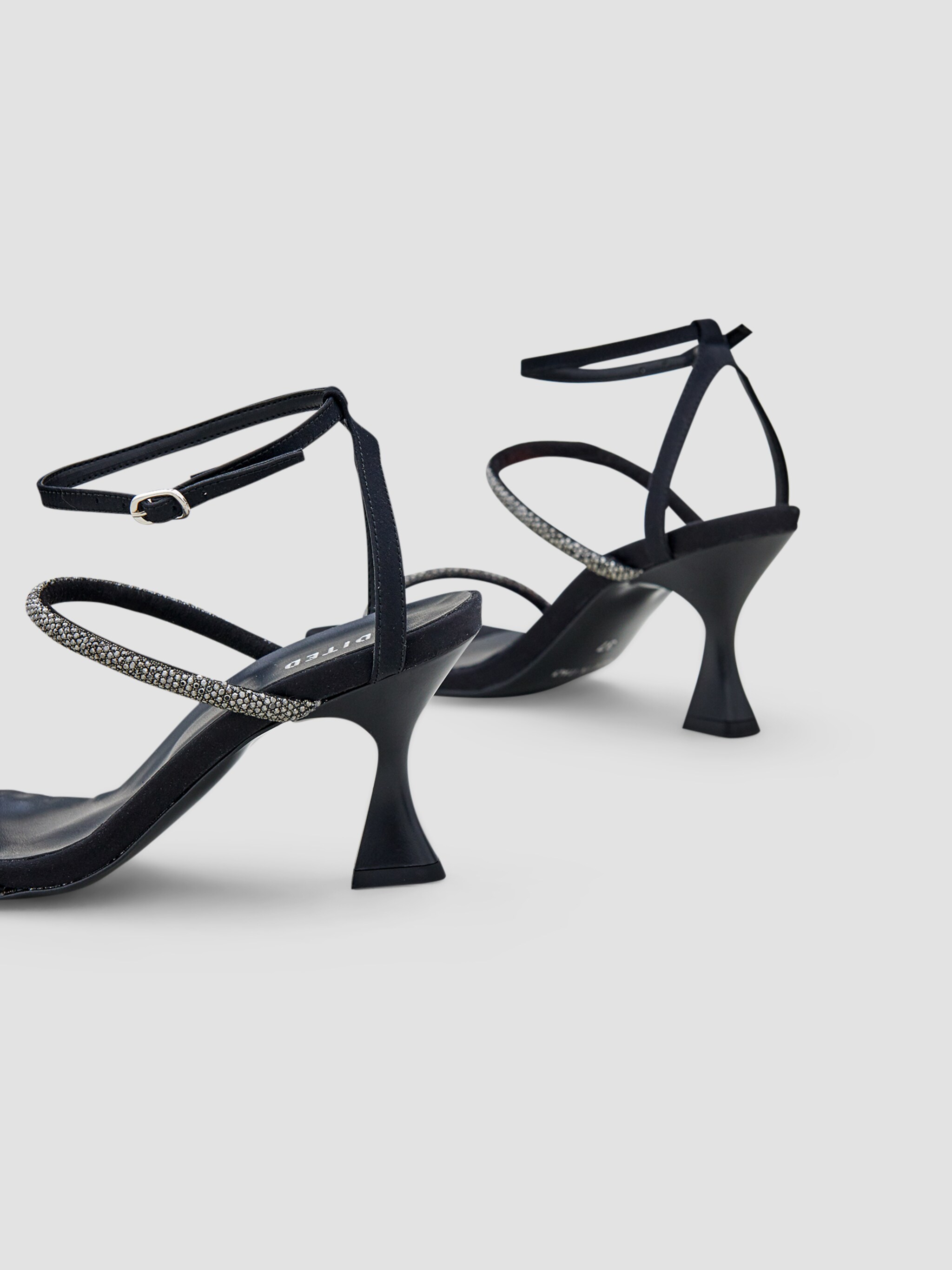 EDITED Produkte Sandalen 'Viktoria' schwarz
