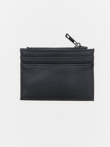 Pull&Bear Kartenetui in Schwarz