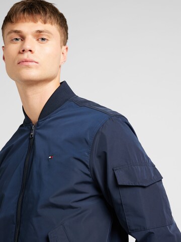 TOMMY HILFIGER Prehodna jakna | modra barva