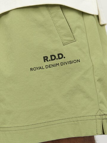 R.D.D. ROYAL DENIM DIVISION Regular Broek in Groen