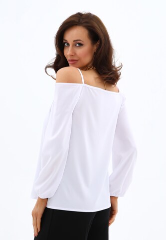 Awesome Apparel Blouse in Wit