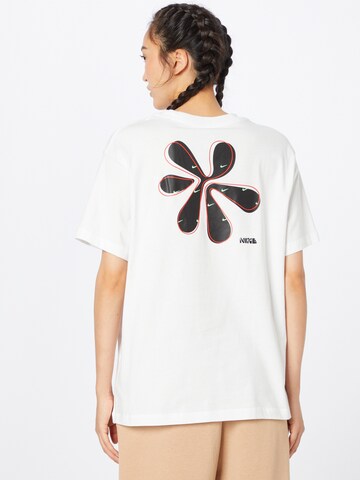 Nike Sportswear Shirt in White