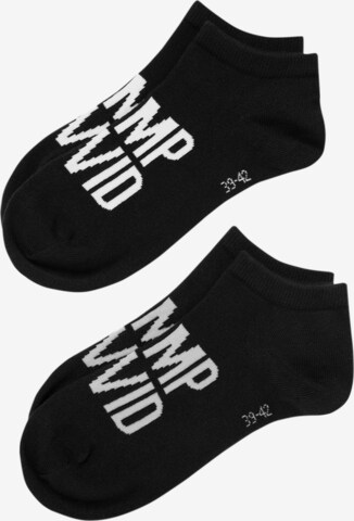 CAMP DAVID Ankle Socks in Black: front