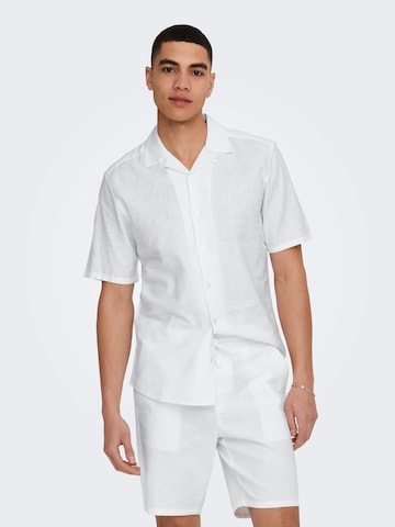 Coupe slim Chemise 'Caiden' Only & Sons en blanc : devant