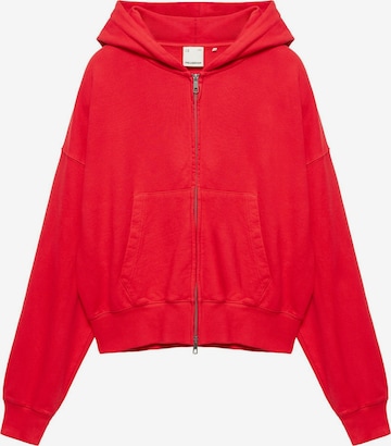Hanorac de la Pull&Bear pe roșu: față