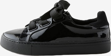 juoda Next Sportbačiai: priekis