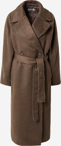 Manteau mi-saison 'Kia' WEEKDAY en marron : devant