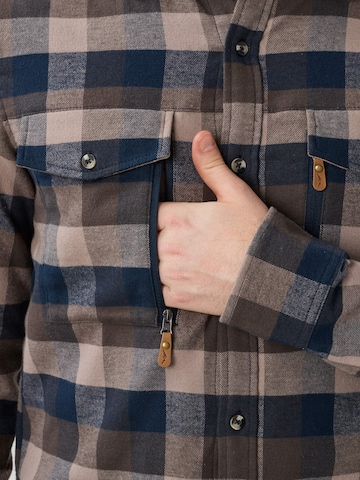 SWEDEMOUNT - Ajuste regular Camisa tradicional 'Nordkap' en marrón