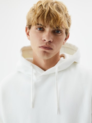 Sweat-shirt Pull&Bear en blanc