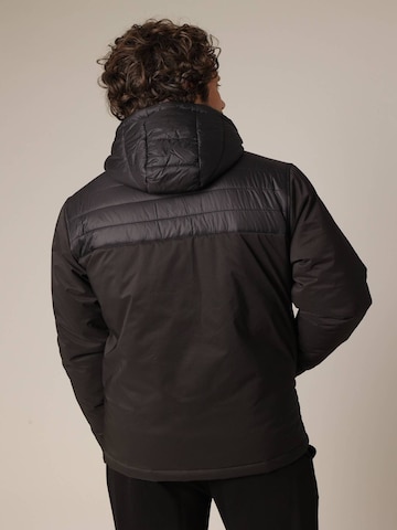 Veste mi-saison 'MEDFORD' Deeluxe en noir
