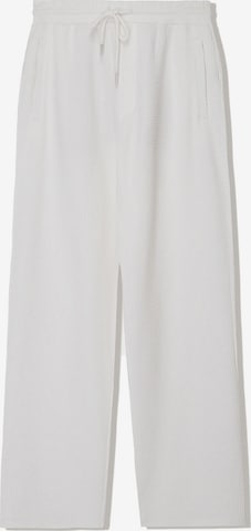 Bershka Pants in White: front