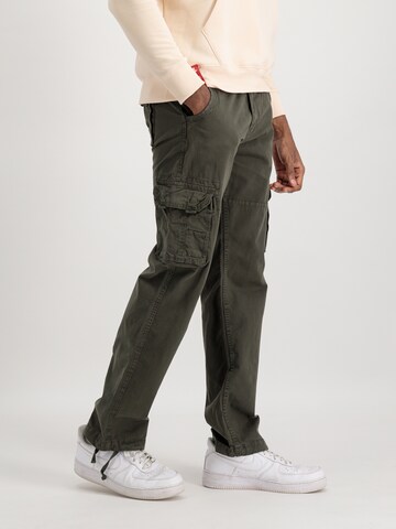 ALPHA INDUSTRIES Regular Cargobroek 'Jet' in Grijs